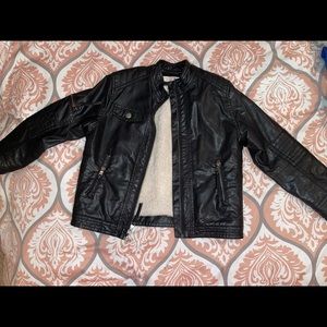 Boys H&M faux leather black motorcycle jacket fur lined 5/6